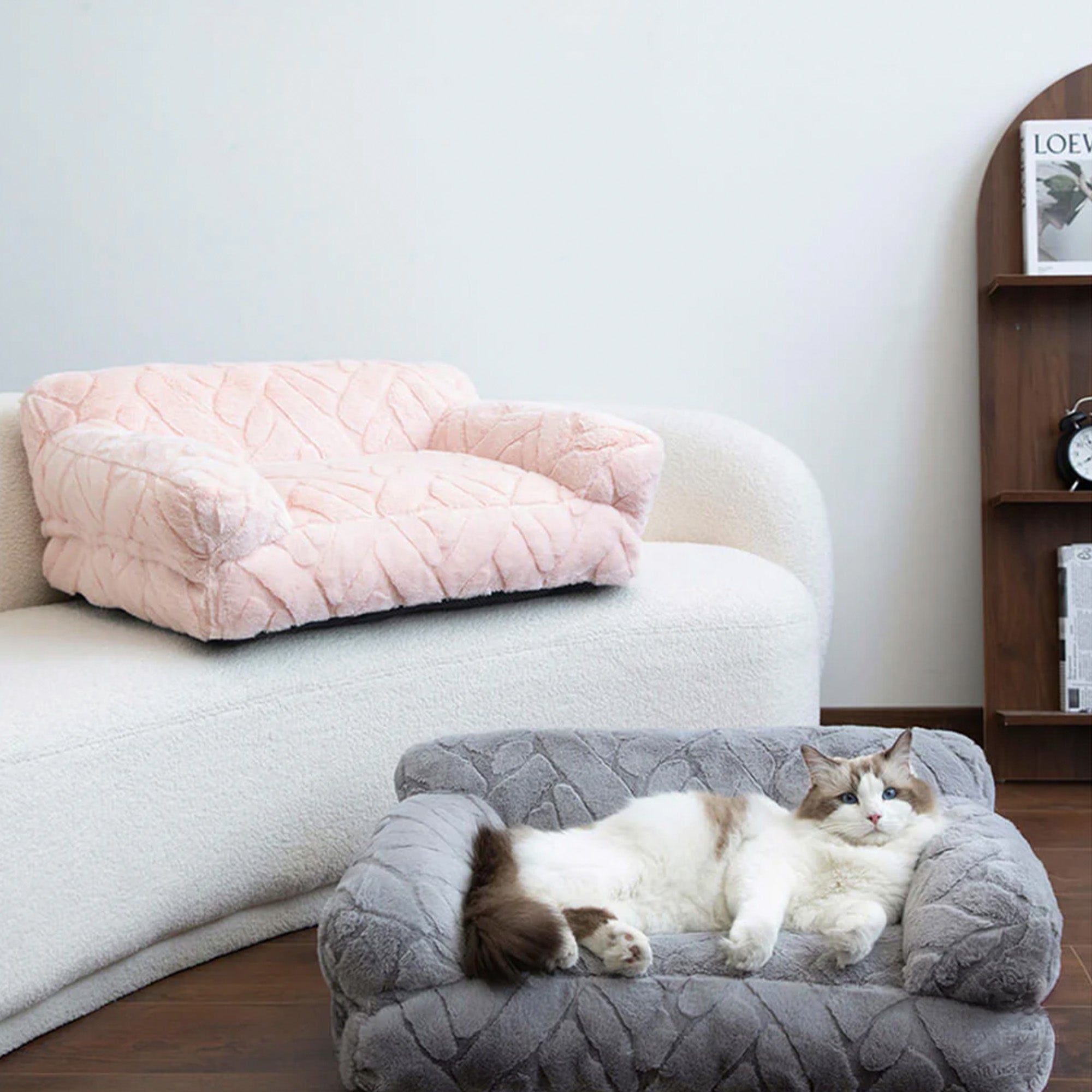 Luxury Faux Rabbit Fur Pet Bed Ultra Soft Warm Supportive