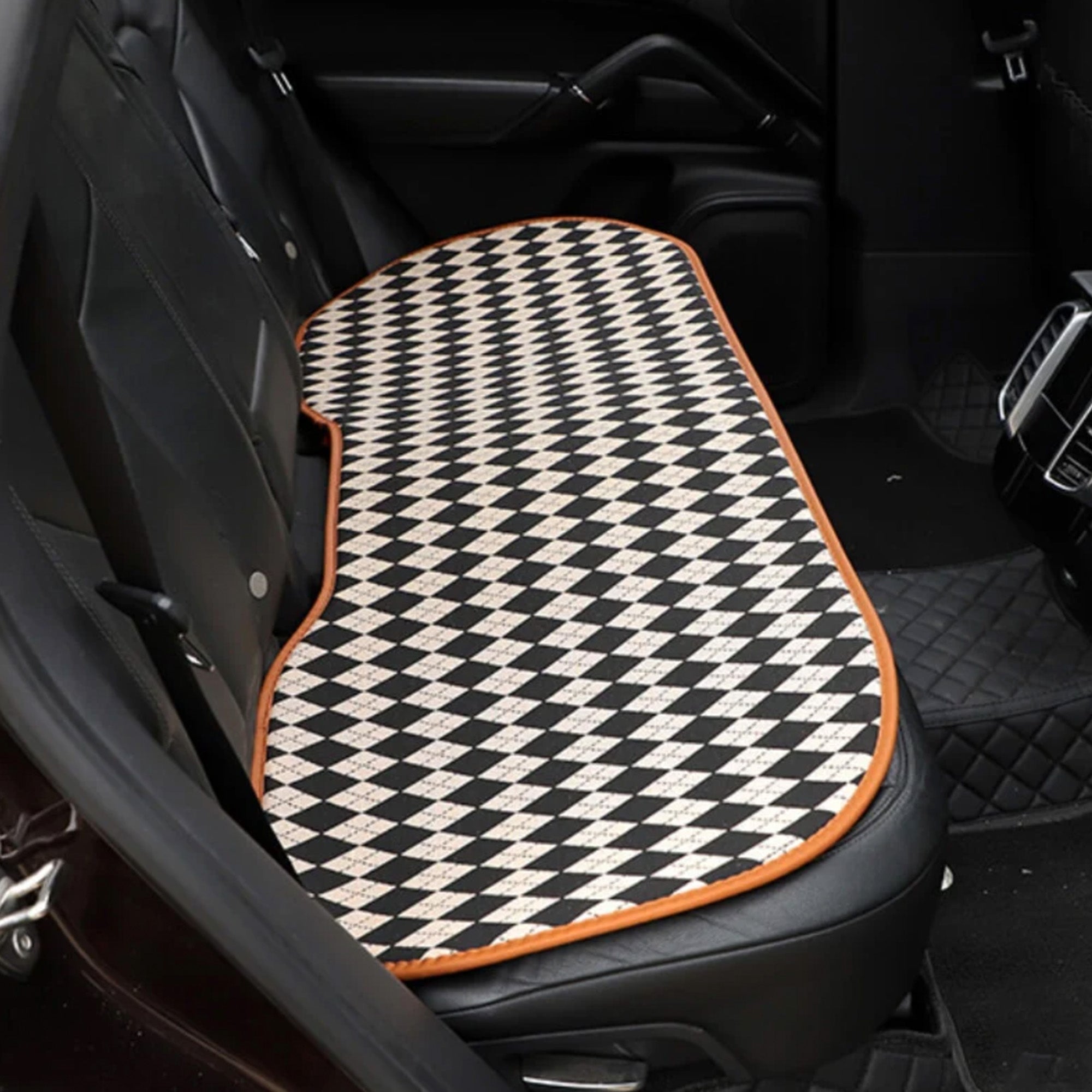 Classic Rhombus Dog Car Seat Cover – Stylish, Durable & Non-Slip