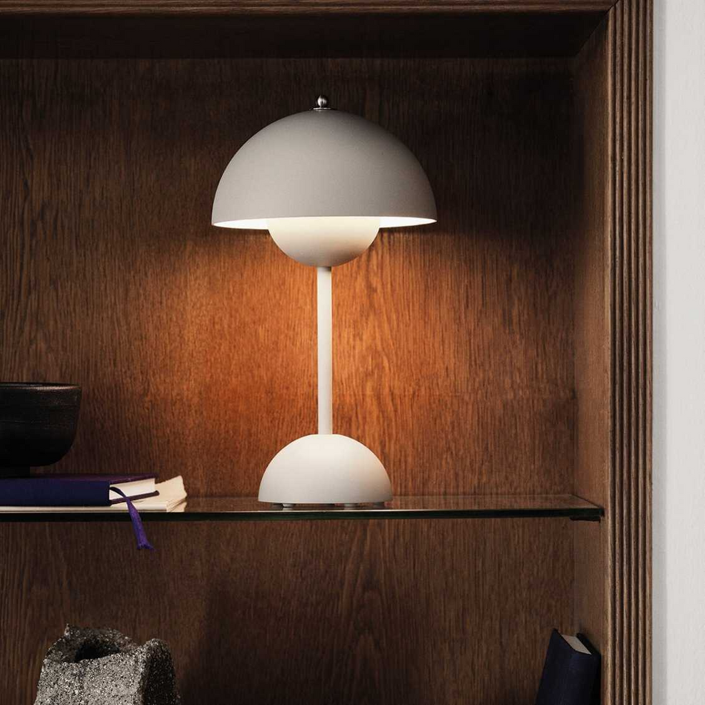 Aurora-Inspired LED Desk Lamp – Warm Energy-Efficient USB-C