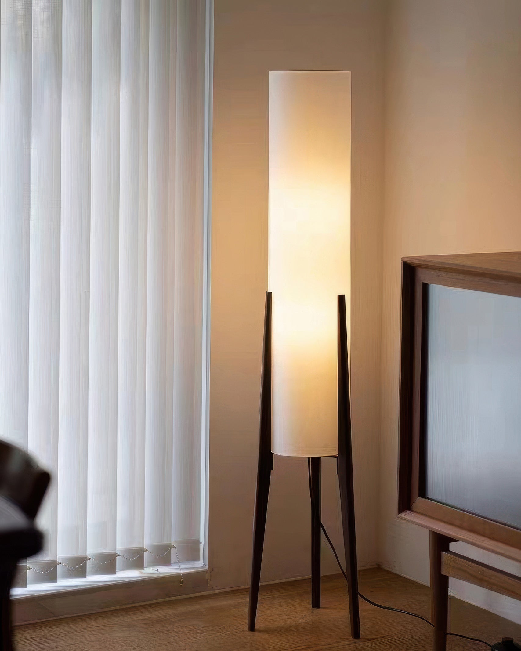 Wabi-Sabi LED Floor Lamp with Natural Wood Design