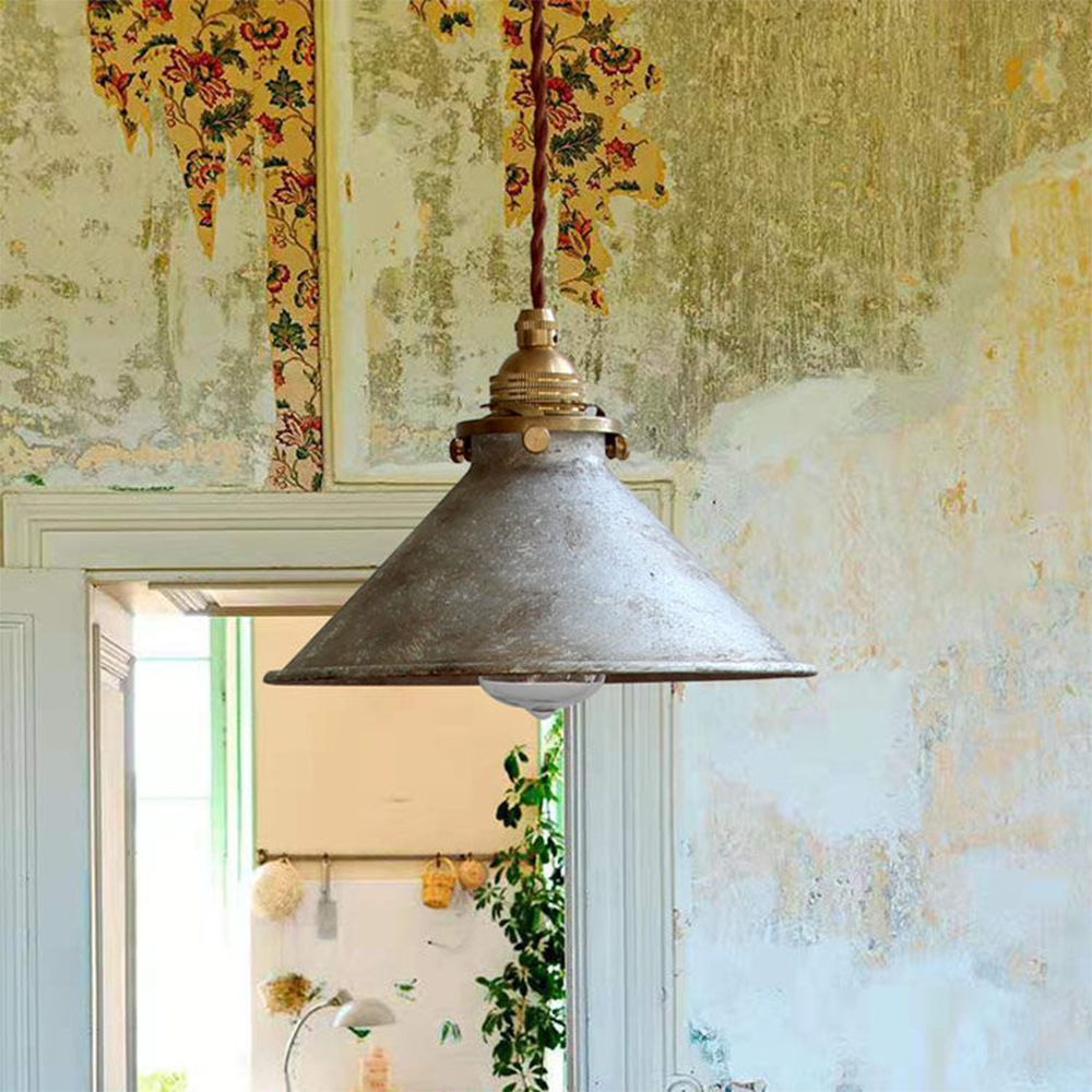 Retro Industrial Metal Fanale Pendant Light