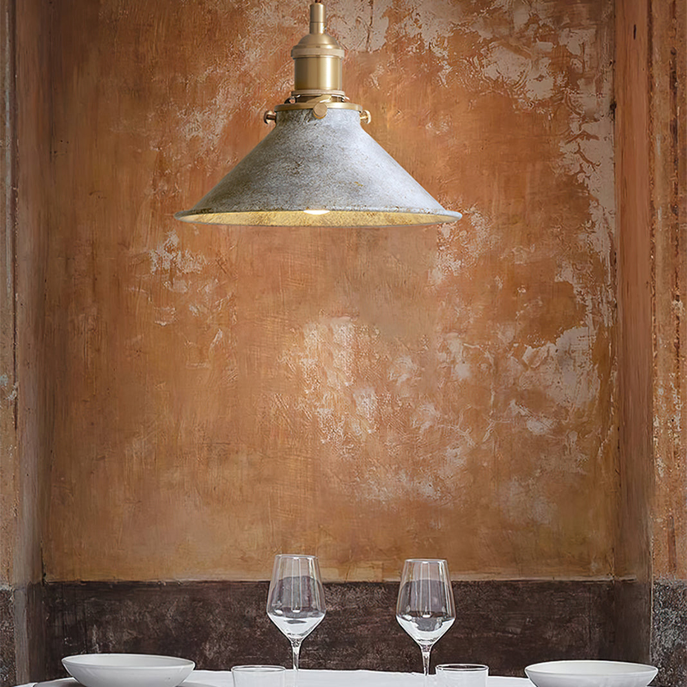 Retro Industrial Metal Fanale Pendant Light