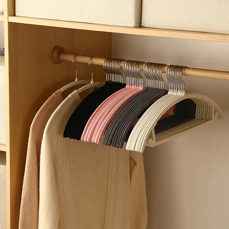 Non-Slip Clothes Hangers – 10 Pack