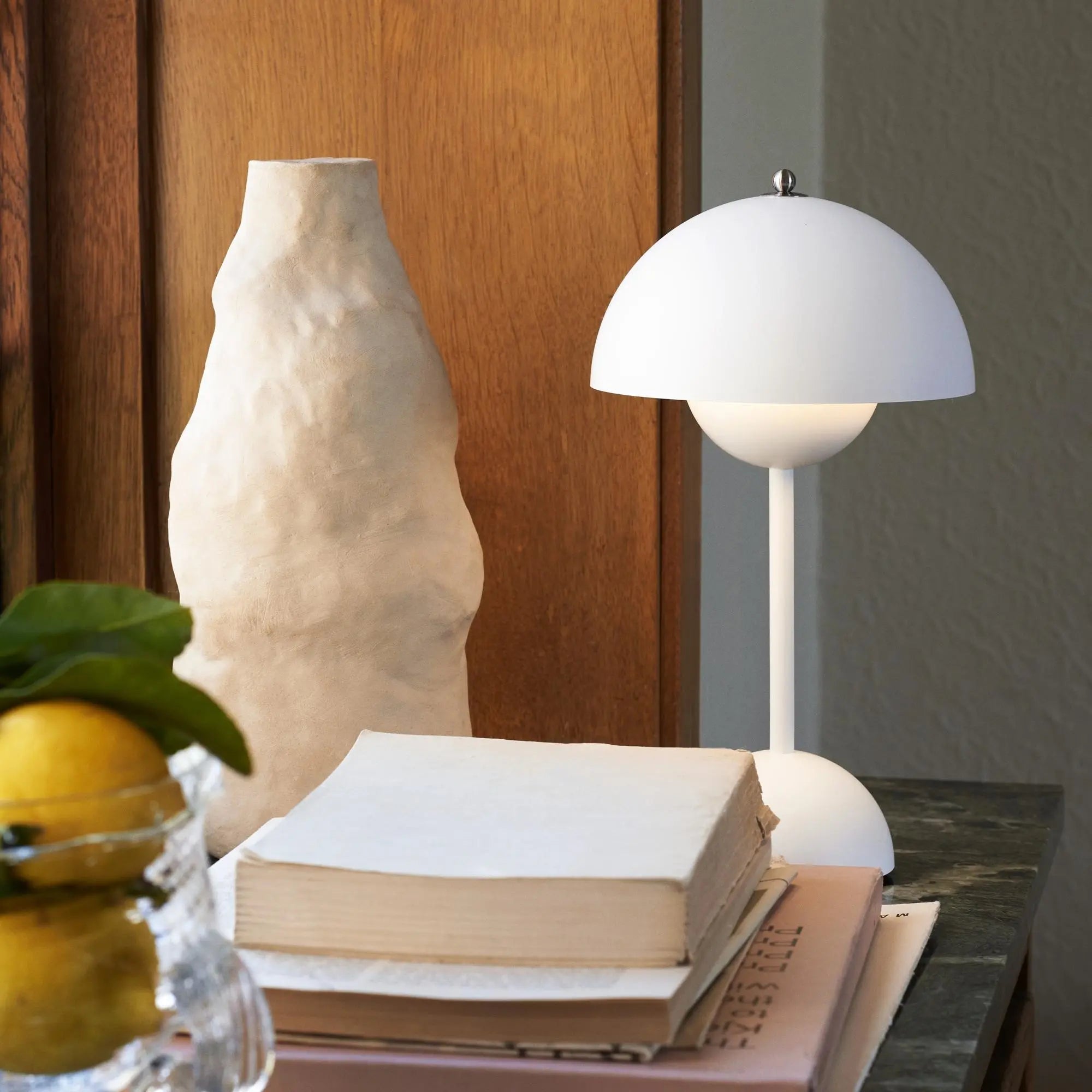 Aurora-Inspired LED Desk Lamp – Warm Energy-Efficient USB-C
