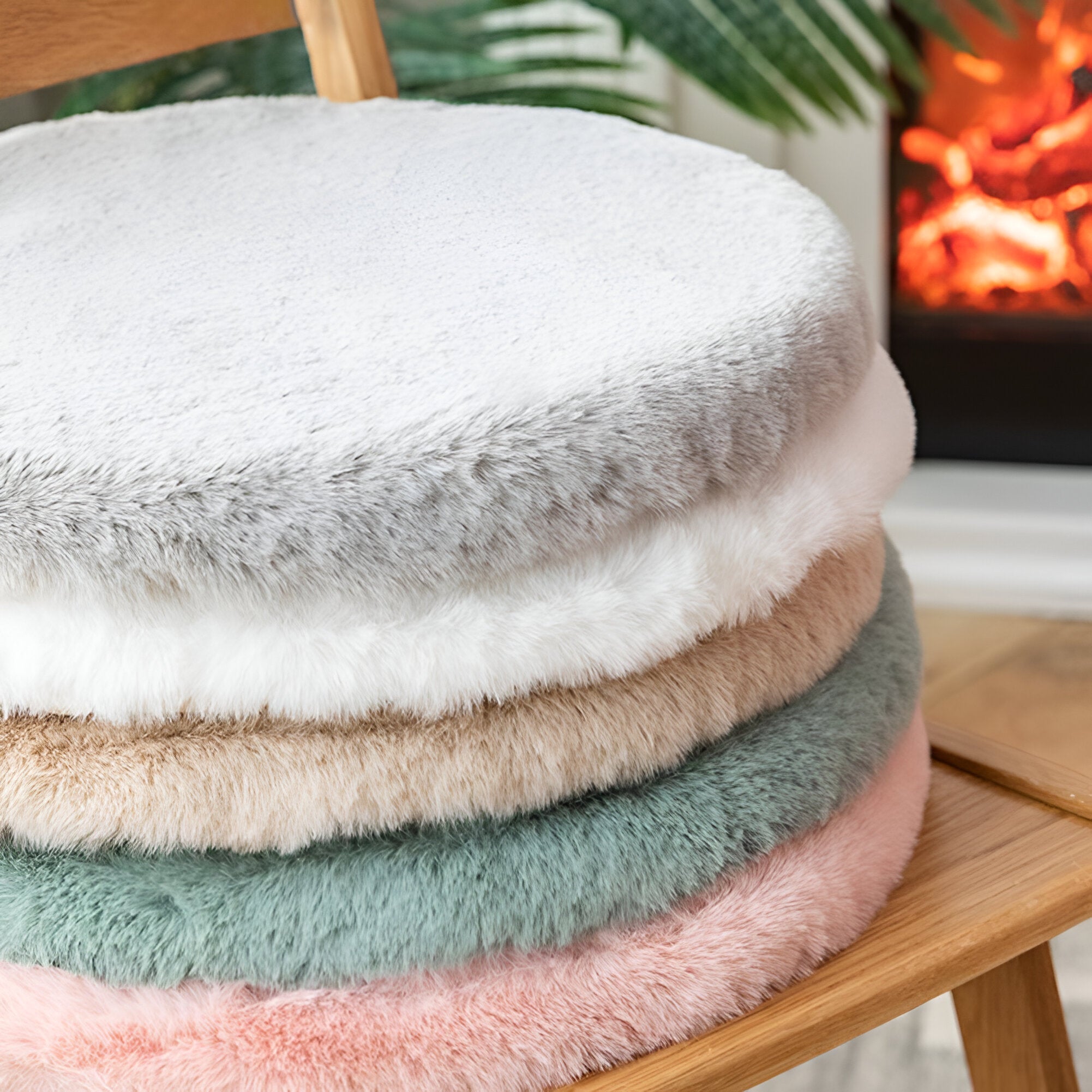 Soft Rabbit Fur Imitation Seat Cushion - Plush Round Design