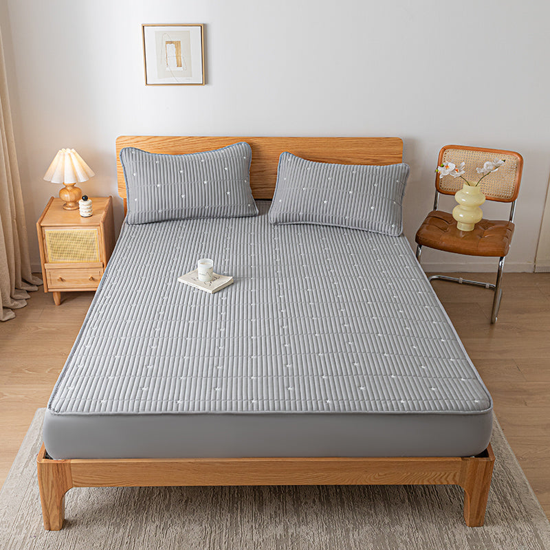 Waterproof Thickened Mattress Protector