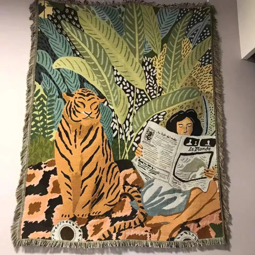 Cosy Cartoon Tiger Design Throw Blanket for Home Decor