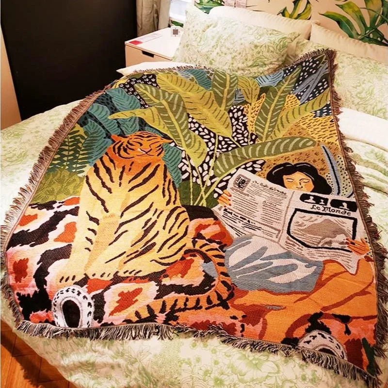Cosy Cartoon Tiger Design Throw Blanket for Home Decor