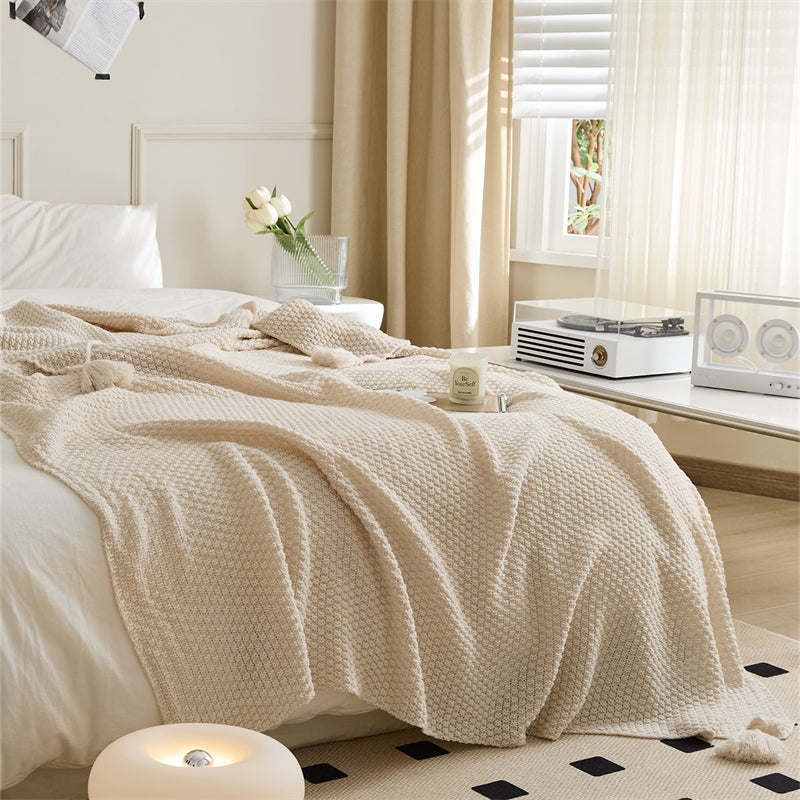 Regina Nordic Acrylic Knitted Blanket for Cozy Comfort