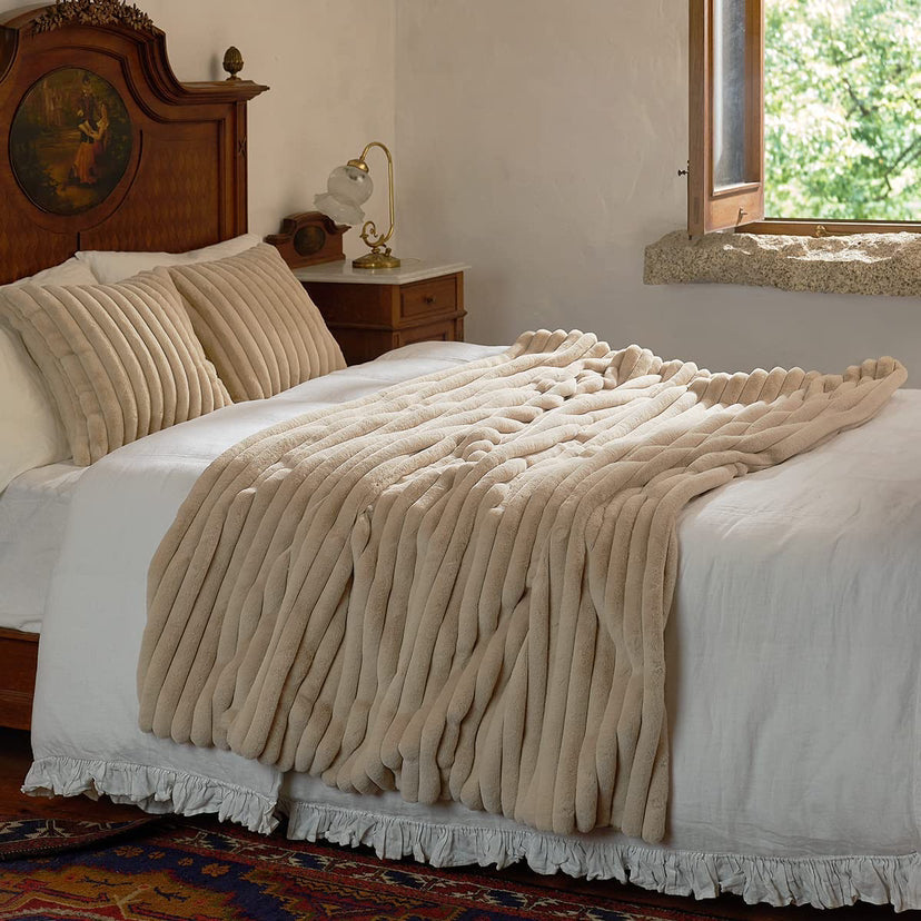 Nordic Luxury Lounging Throw Blanket for Cozy Comfort
