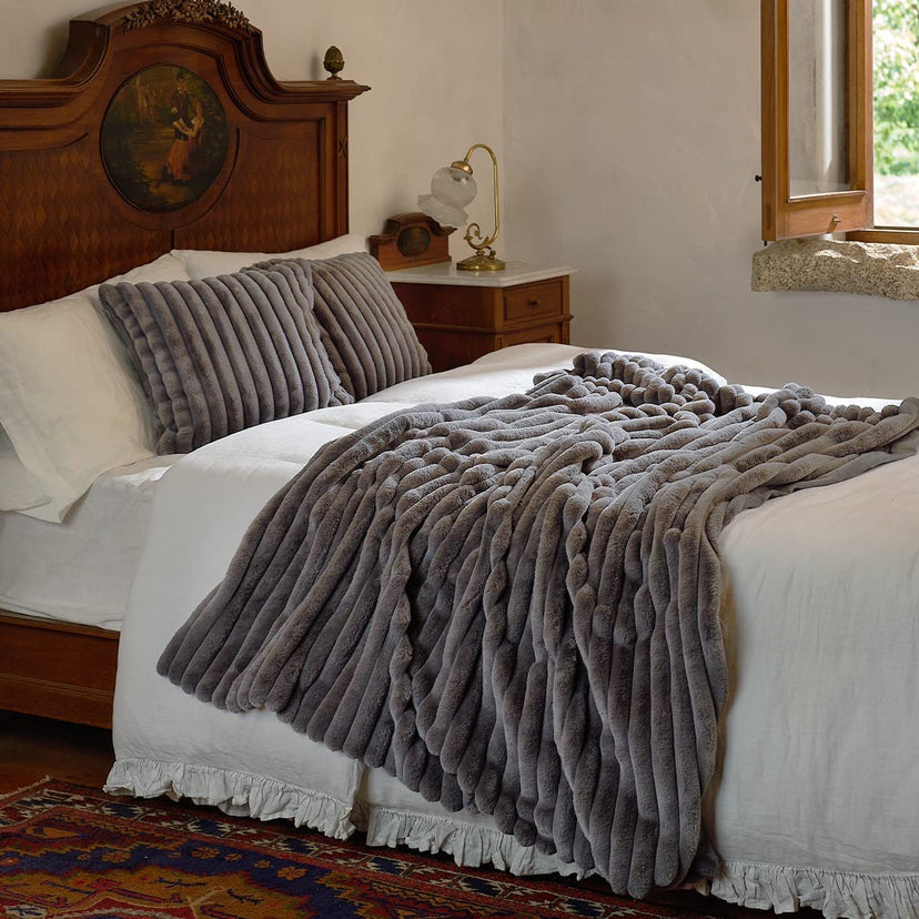 Nordic Luxury Lounging Throw Blanket for Cozy Comfort