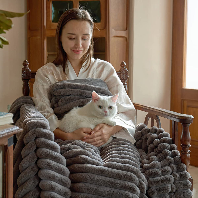 Nordic Luxury Lounging Throw Blanket for Cozy Comfort
