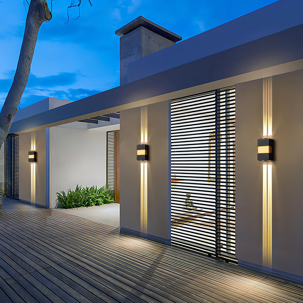 Vana - IP54 Waterproof Outdoor Wall Spotlight in Aluminum